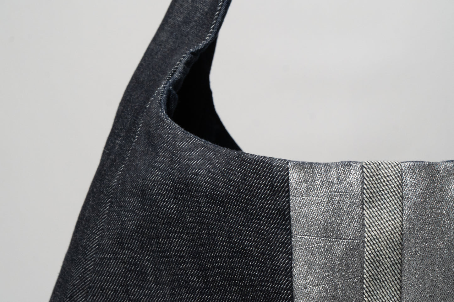 The Buckey Bag - Silver